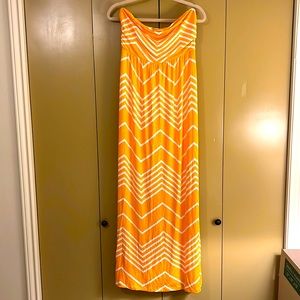 ☀️ NWT Strapless Yellow Maxi dress ☀️